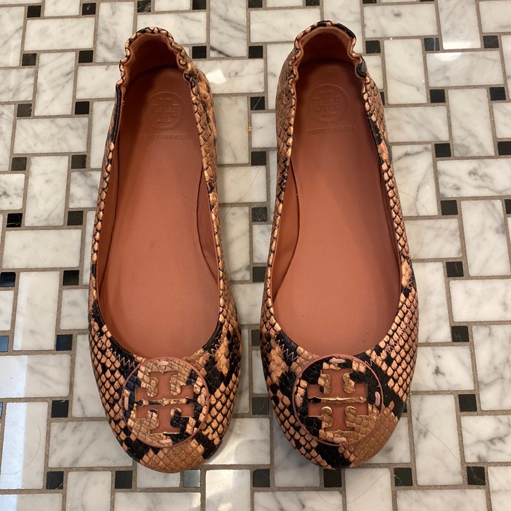 Tory Burch travel revas